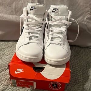 White Nike court Royale 2 mid.
